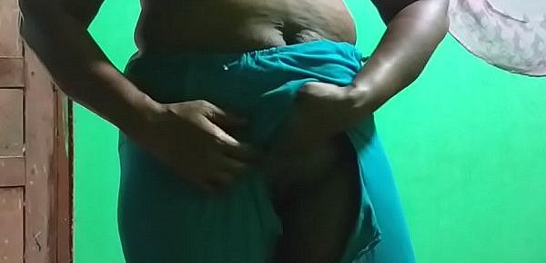  horny desi indian  tamil telugu kannada malayalam hindi vanitha showing big boobs and shaved pussy tear his green leggings press hard boobs press nip rubbing pussy masturbation white radish use